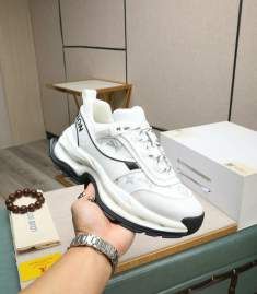 Picture of Louis Vuitton Shoes _SKULVsz38-45hnh121816645